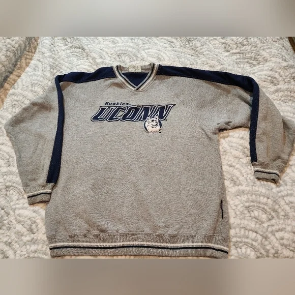 RARE 90s UCONN Huskies Lee Pullover Sweater - Picture 2 of 9